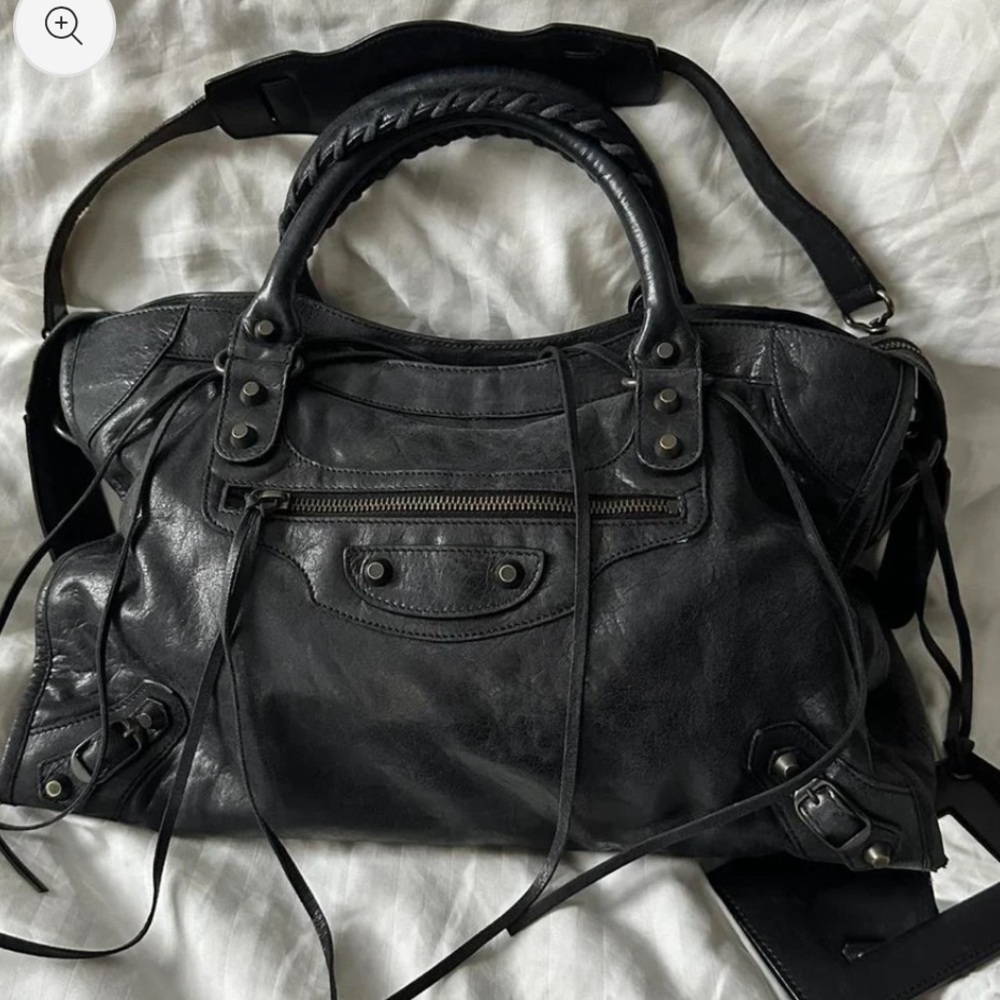 Balenciaga City Bag in Black 🖤